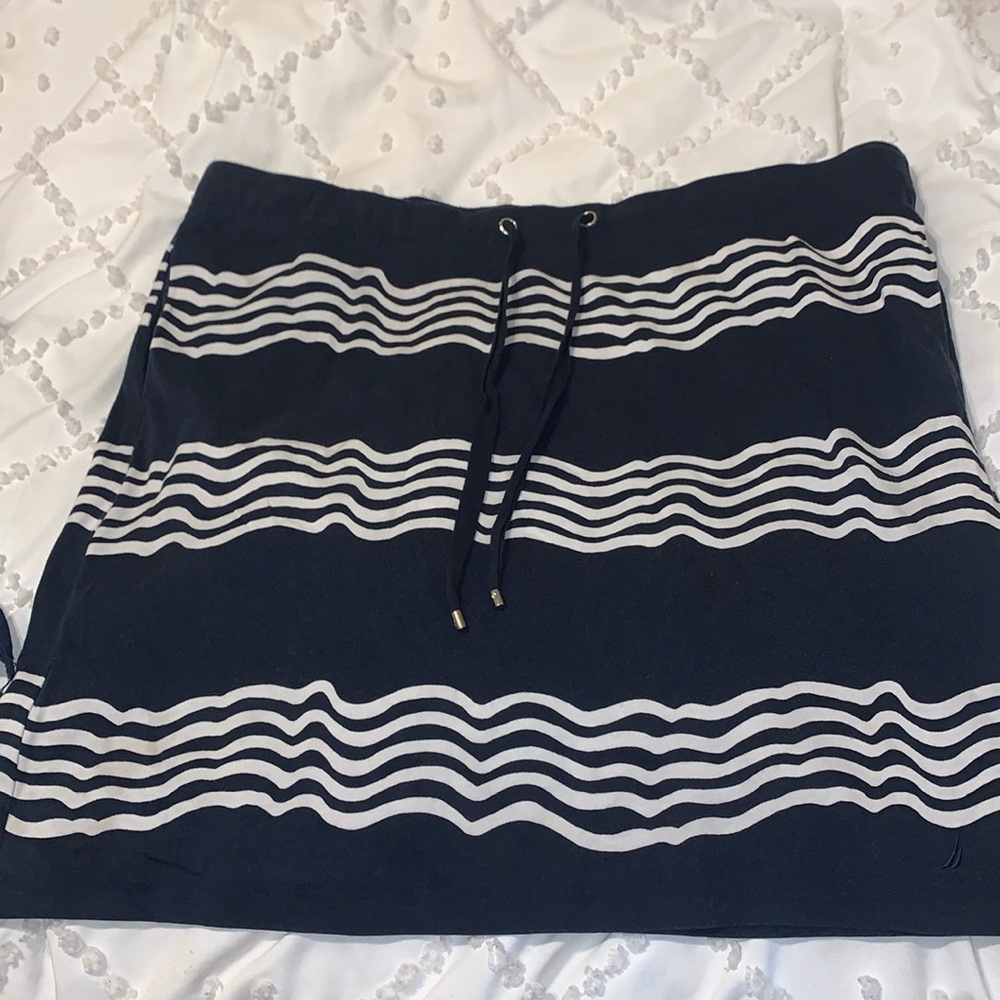 Cute navy blue skirt!!